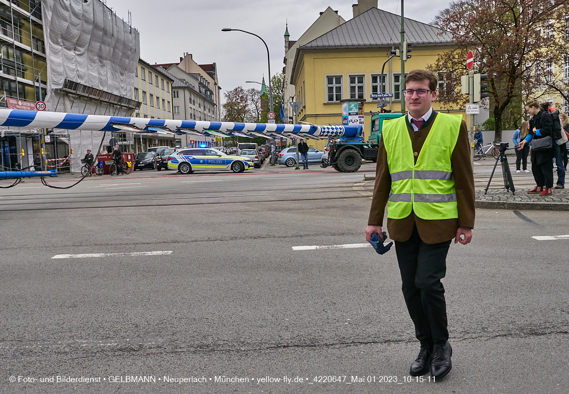 01.05.2023 - Maibaumaufstellung in Berg am Laim